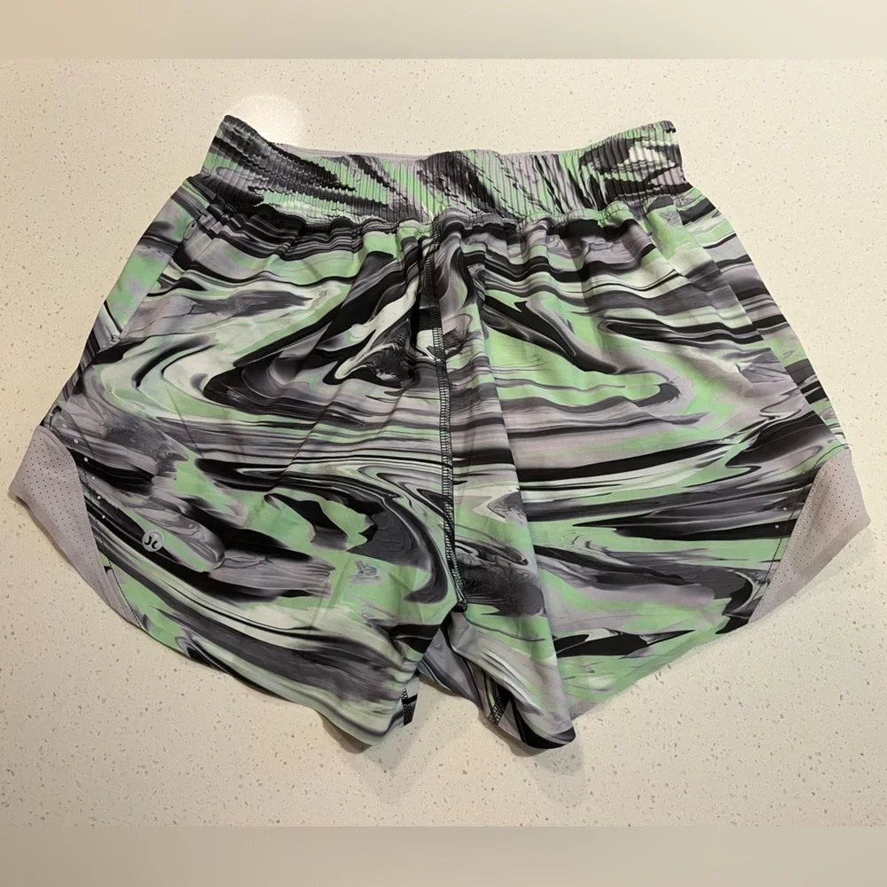 Lululemon Hotty Hot High-Rise Short 4